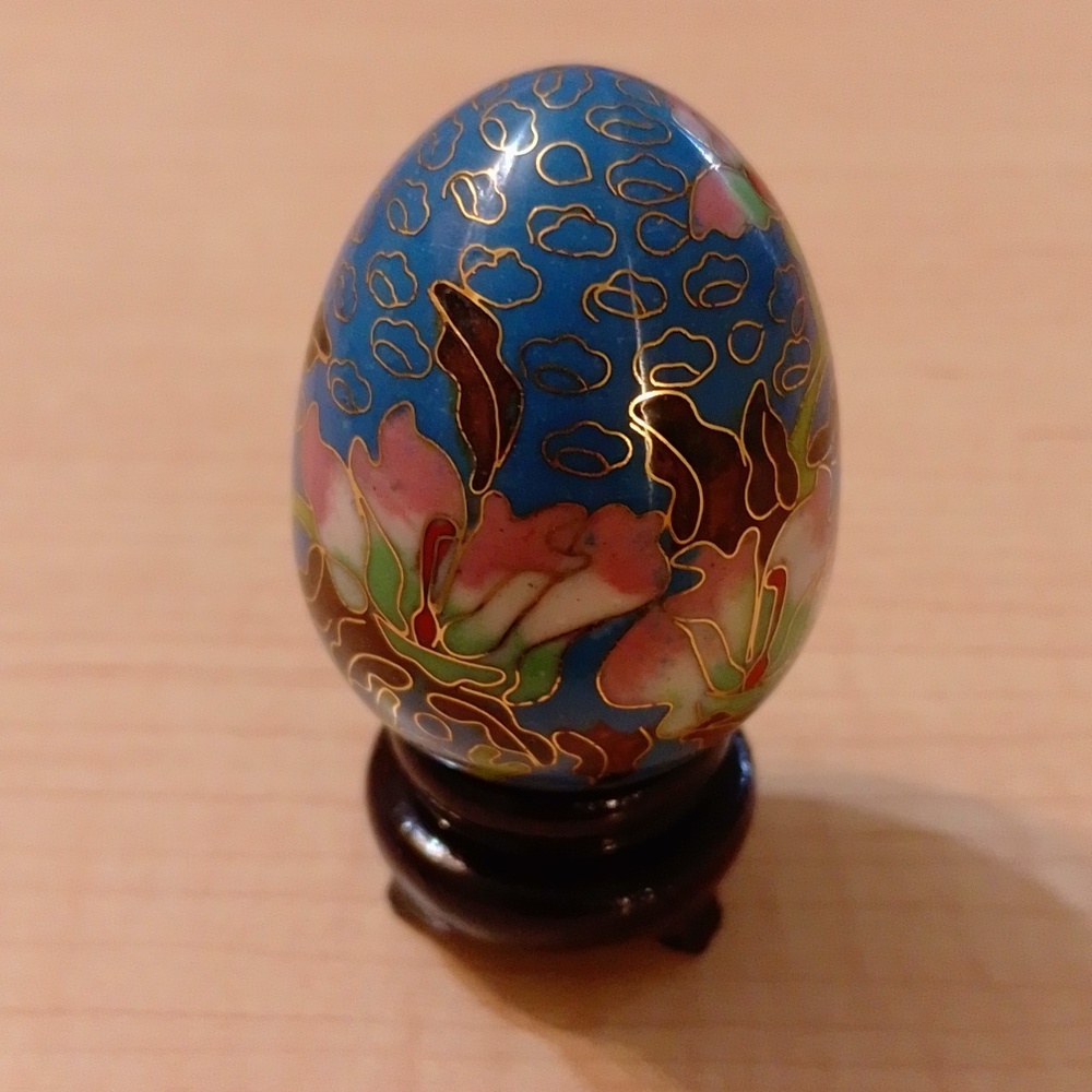 New in box Cloisonne Egg Ornament w wooden stand Vintage Collectib…